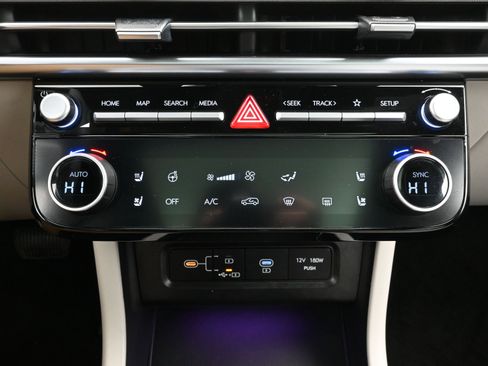 Certified 2025 Hyundai Tucson Limited image 17