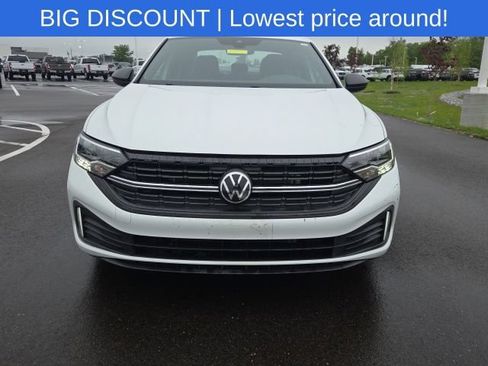 Used 2024 Volkswagen Jetta Sport FWD image 3
