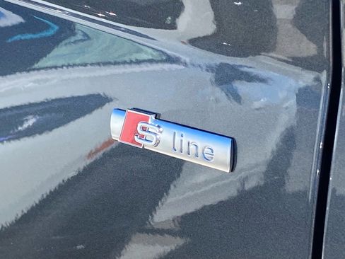 Used 2024 Audi Q5 e Premium Plus w/ Premium Plus Package image 6