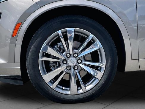 Used 2023 Cadillac XT6 Premium Luxury FWD image 11