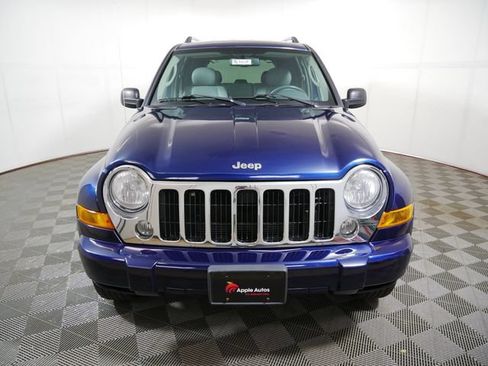 Used 2007 Jeep Liberty Limited AWD/4WD image 3