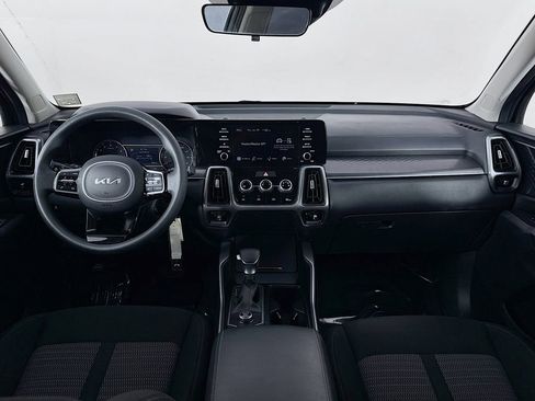 Used 2023 Kia Sorento LX image 19