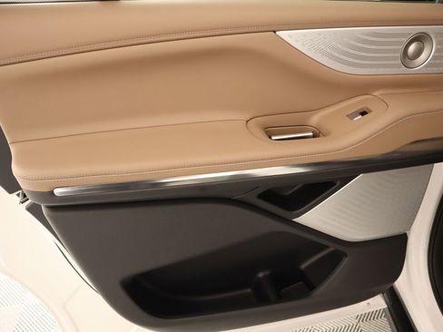 New 2026 Lincoln Navigator L Black Label AWD/4WD image 18