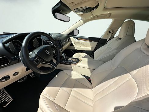 Used 2019 Maserati Levante GranSport AWD/4WD image 3