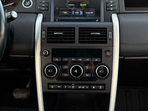 Used 2018 Land Rover Discovery Sport SE image 24