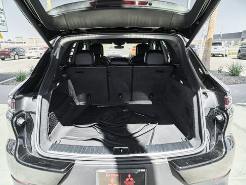 Used 2024 Porsche Cayenne AWD/4WD image 9