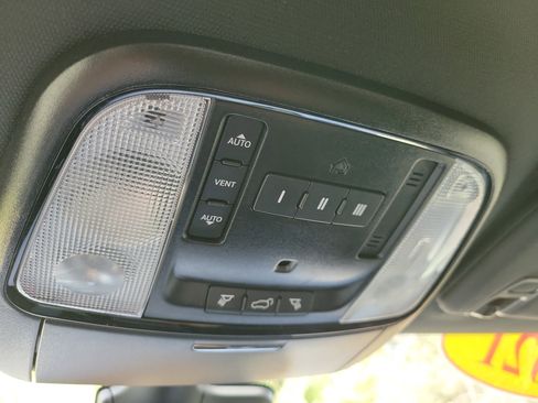 Used 2021 Dodge Durango SRT Hellcat w/ Technology Group image 19