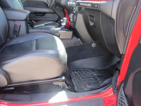 Used 2018 Jeep Wrangler Unlimited Rubicon w/ Dual Top Group image 17