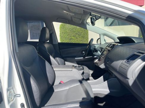 Used 2012 Toyota Prius V Five image 21