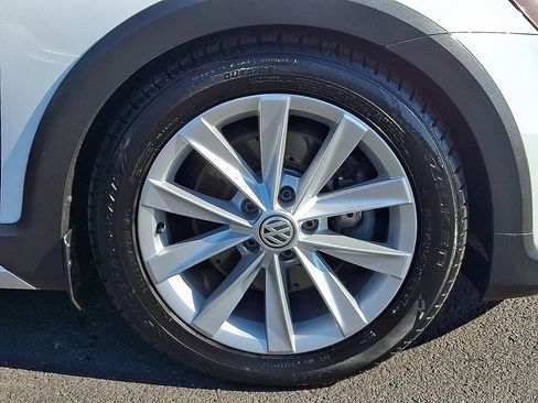 Used 2017 Volkswagen Golf Alltrack SE image 30