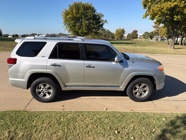 Used 2012 Toyota 4Runner SR5 AWD/4WD image 2