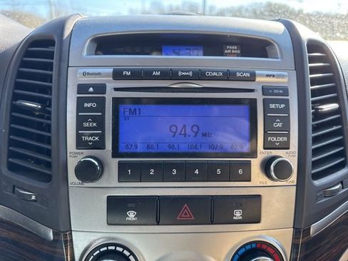 Used 2010 Hyundai Santa Fe GLS image 17