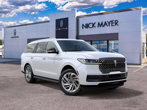New 2027 Lincoln Navigator Premiere AWD/4WD image 4