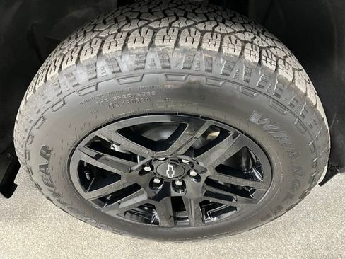 Used 2025 Chevrolet Silverado 1500 RST AWD/4WD image 18