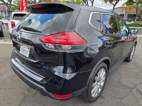 Used 2018 Nissan Rogue S FWD image 20