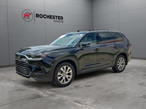 Certified 2024 Toyota Grand Highlander AWD image 7