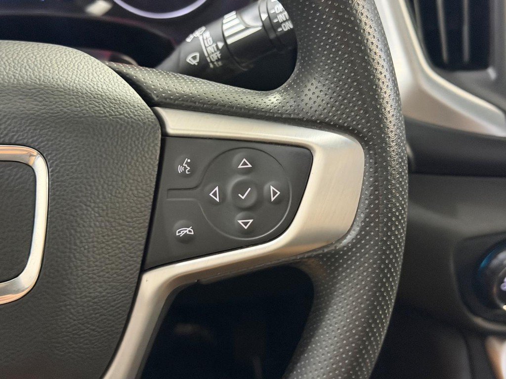 Used 2024 GMC Terrain SLE AWD/4WD image 18