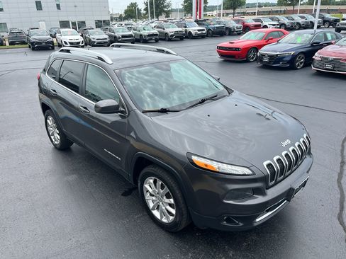 Used 2016 Jeep Cherokee Limited AWD/4WD image 5