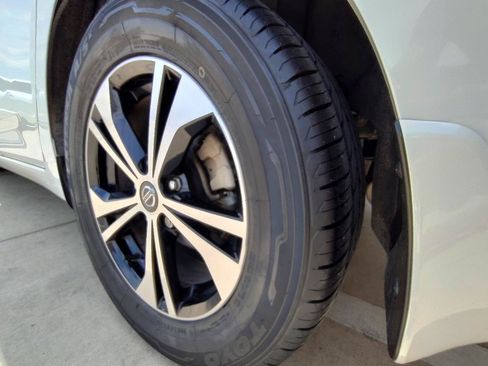 Used 2021 Nissan Sentra SV FWD image 11