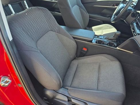 Used 2025 Toyota Camry LE FWD image 33