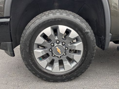 Used 2022 Chevrolet Silverado 2500 Custom w/ Custom Value Package image 32