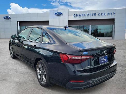 Used 2024 Volkswagen Jetta SE FWD image 4