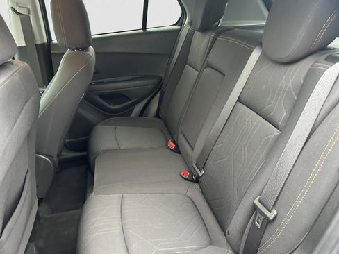 Used 2020 Chevrolet Trax LT image 16