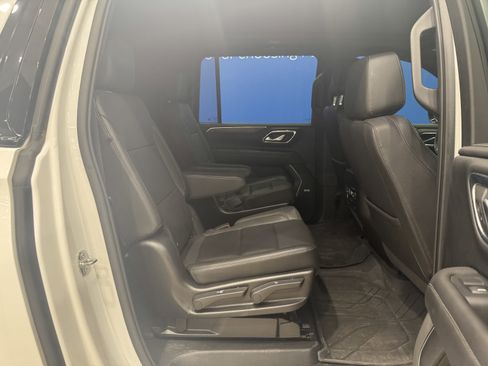 Used 2022 Chevrolet Suburban Z71 w/ Z71 Off-Road Package image 15