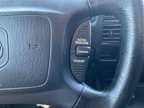 Used 2004 Dodge Dakota Sport w/ Deluxe Convenience Group RWD image 21