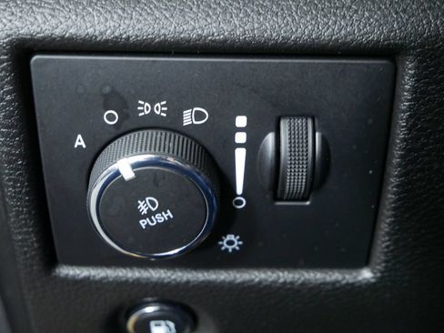 Used 2020 Jeep Grand Cherokee Limited AWD/4WD image 24