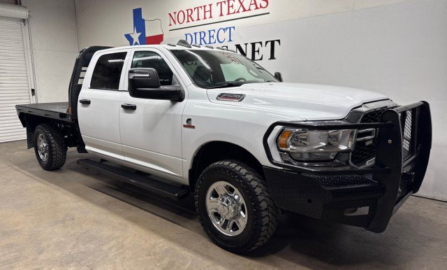 Used 2024 RAM 2500 Tradesman w/ Chrome Appearance Group AWD/4WD image 3