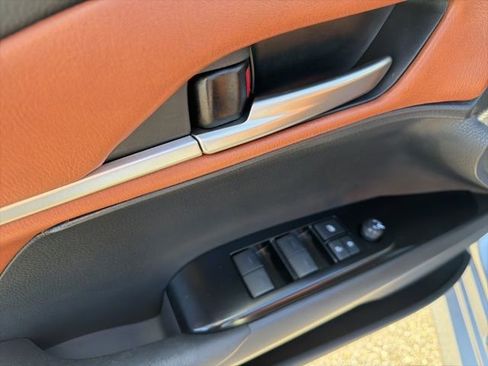 Used 2025 Toyota Camry LE image 12