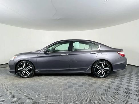 Used 2017 Honda Accord Touring image 3