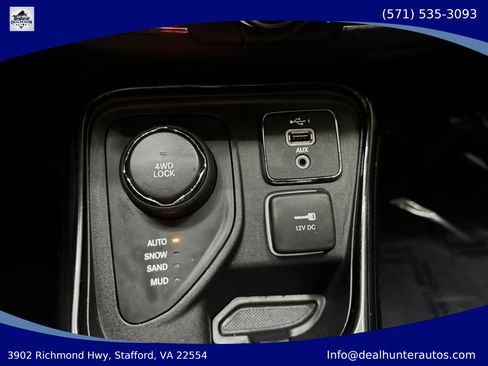 Used 2019 Jeep Compass Limited w/ Safety & Security Group AWD/4WD image 23