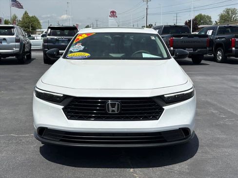 Used 2025 Honda Accord SE image 25