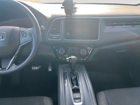 Used 2019 Honda HR-V Sport image 11