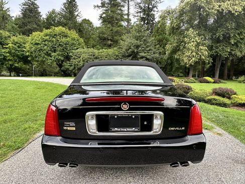 Used 2005 Cadillac De Ville w/ Limited Edition Package FWD image 9