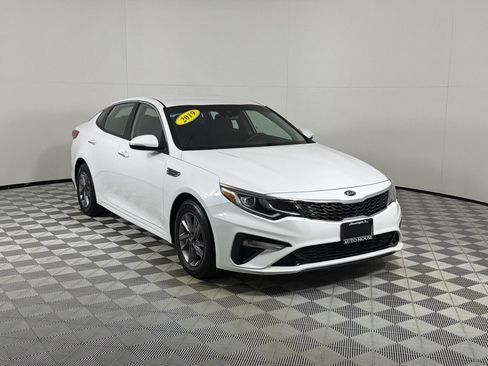 Used 2019 Kia Optima LX FWD image 3