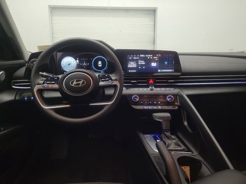 Used 2024 Hyundai Elantra SEL FWD image 22