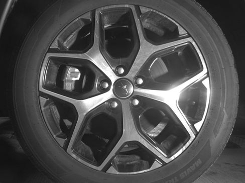 Used 2025 Jeep Compass Limited AWD/4WD image 12