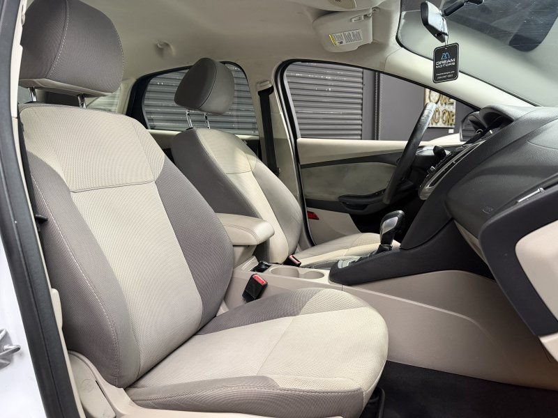 Used 2014 Ford Focus SE FWD image 15