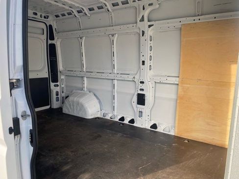 Used 2021 RAM ProMaster 2500 w/ Convenience Group image 21
