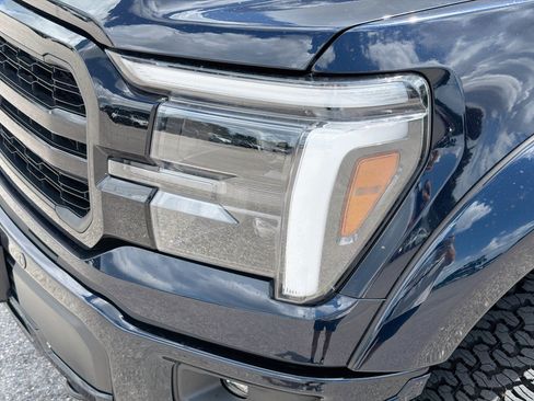 Used 2025 Ford F150 Lariat w/ Equipment Group 501A Mid AWD/4WD image 9