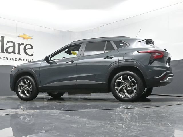 Used 2025 Chevrolet Trax LT FWD image 56