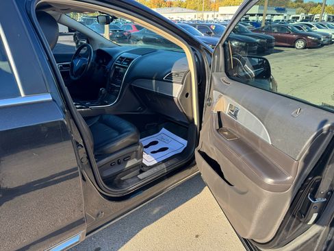 Used 2013 Lincoln MKX AWD image 9