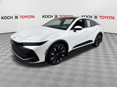 Used 2024 Toyota Crown Platinum image 3