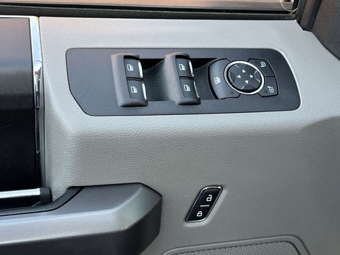 Used 2019 Ford F150 XLT image 13