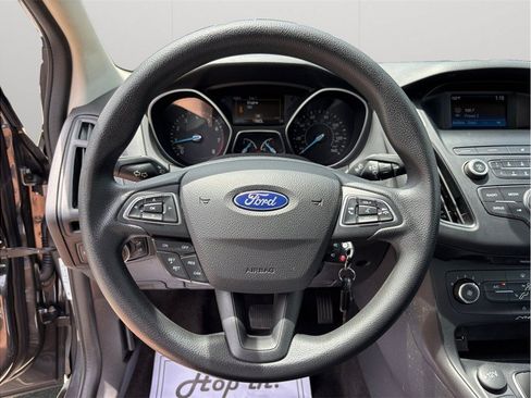 Used 2018 Ford Focus SE FWD image 18