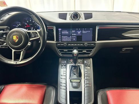 Used 2021 Porsche Macan AWD/4WD image 15