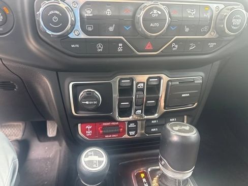Used 2021 Jeep Wrangler Unlimited Rubicon AWD/4WD image 24